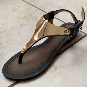 Aldo Labarbara metallic sandal size 6.5